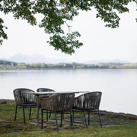Seebrunn Am Wallersee - And - Self-check-in Hotel