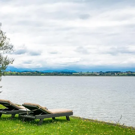 Hotel Seebrunn Am Wallersee - And - Self-check-in