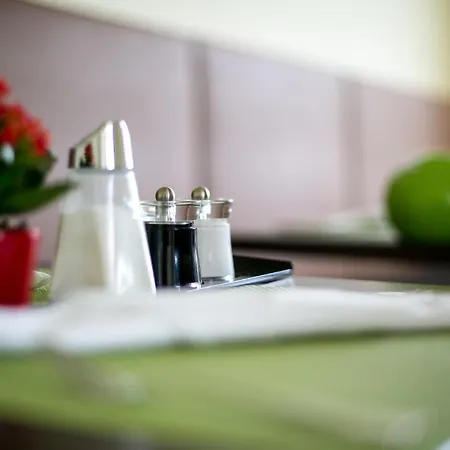 Seebrunn Am Wallersee - And - Self-check-in Hotel Henndorf am Wallersee